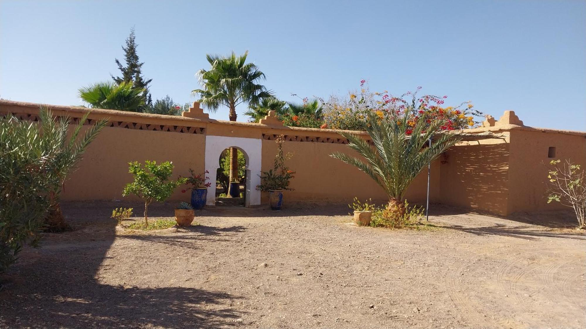 Auberge Bassou Nkob Exterior photo